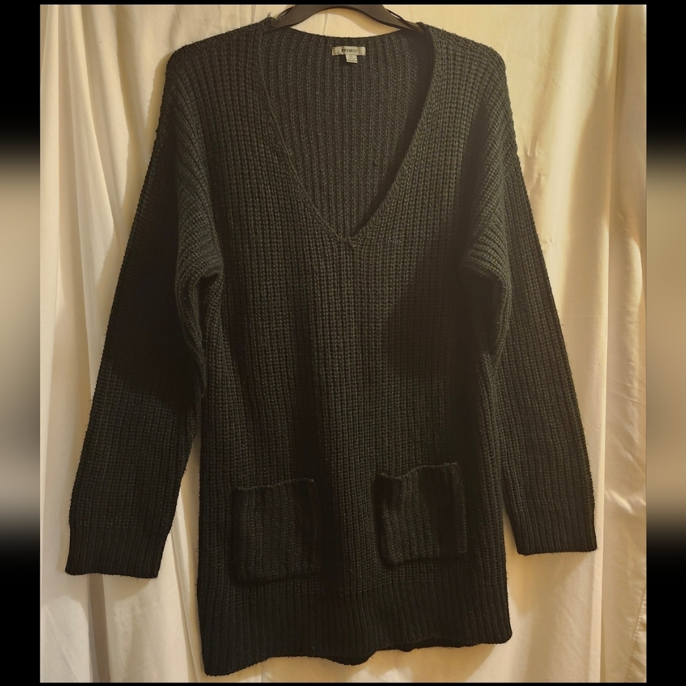 Black V-Neck Knit Sweater Sz XL
